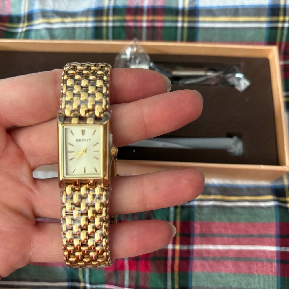 Brand new beautiful gold chain link watch - never worn.
